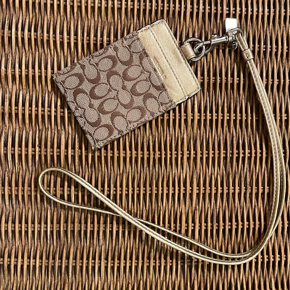 Coach NWT ID Badge Holder Lanyard Khaki Gold